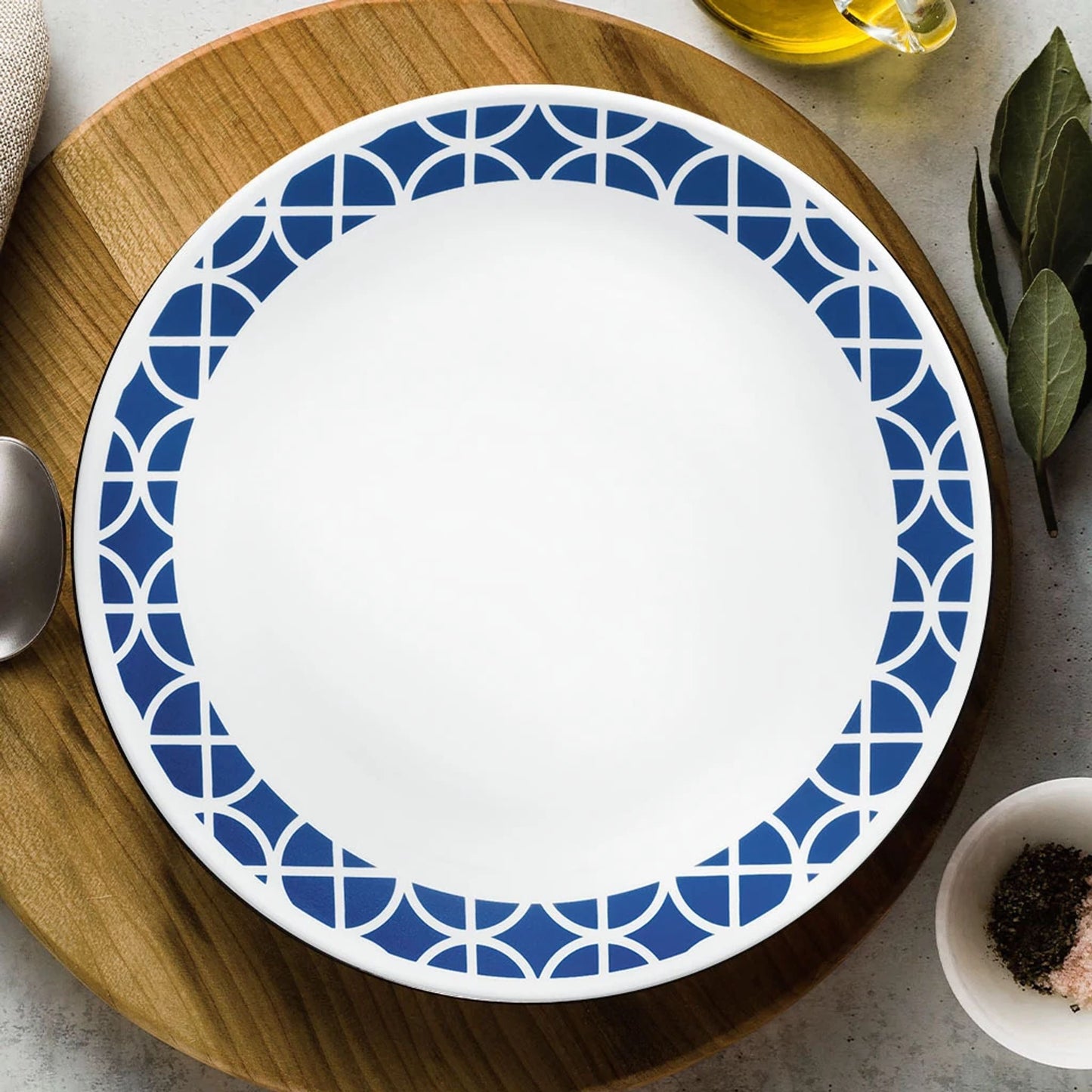 Corelle® Cobalt Circles 16-piece Mugless Dinnerware Set, Service of 4